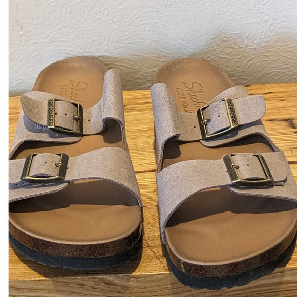 Skechers Relaxed Fit Taupe Luxe Foam Double Strap Buckle Sandal Womens Sz 10 - Picture 1 of 14